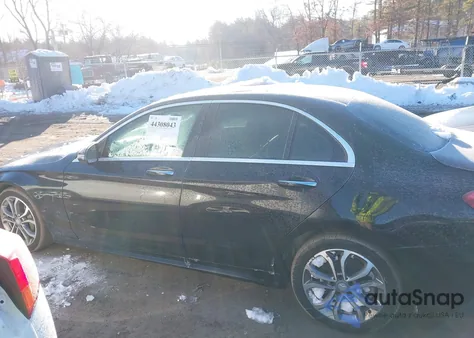 2016 Mercedes-Benz C 300 Sport 4Matic из США, поврежденный, VIN 55SWF4KB4GU176266